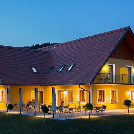 Weingut-Gaestezimmer Uhl Ratsch an der Weinstraße Εξωτερικό φωτογραφία