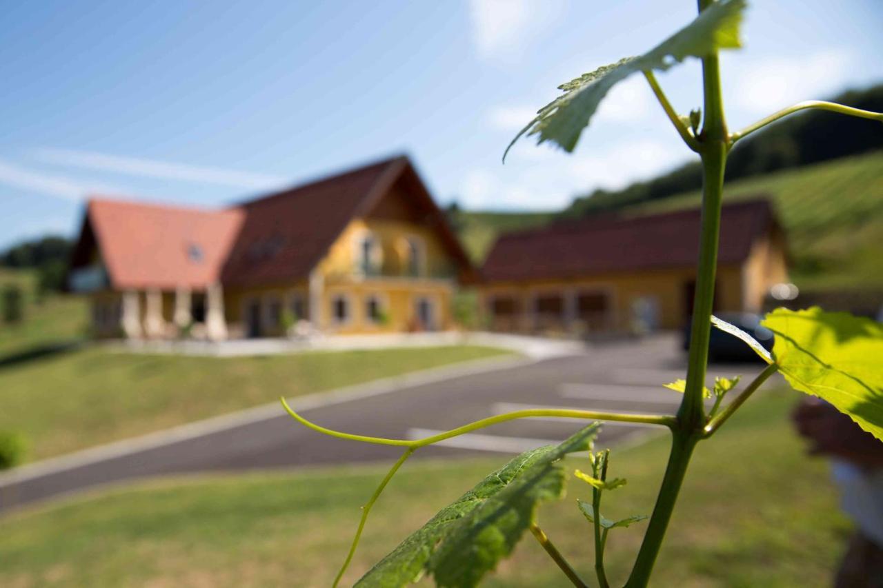 Weingut-Gaestezimmer Uhl Ratsch an der Weinstraße Εξωτερικό φωτογραφία